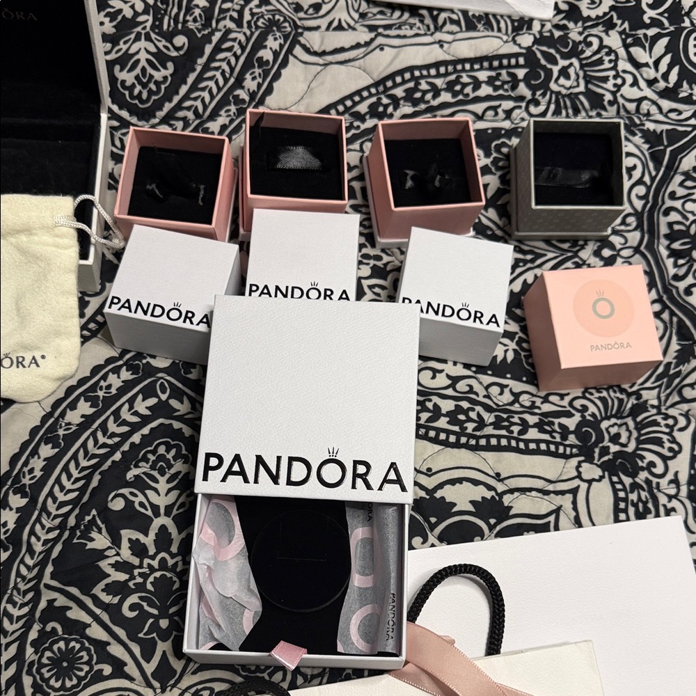 Pandora Accessories Set - Black, White, Pink - Picture 2 of 4